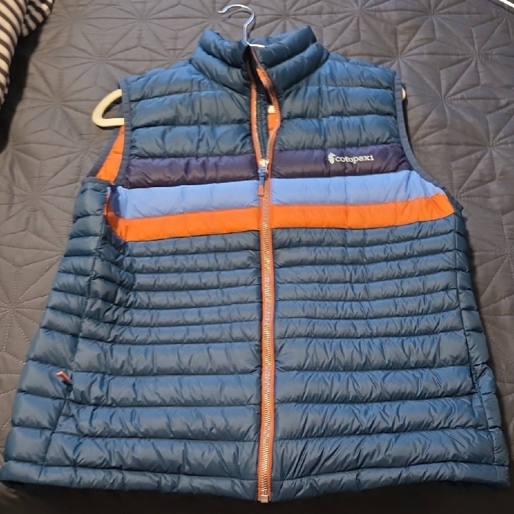 Cotopaxi Vest - Navy and Orange